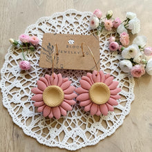 Load image into Gallery viewer, Daisies
