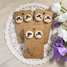 Load image into Gallery viewer, Floral studs

